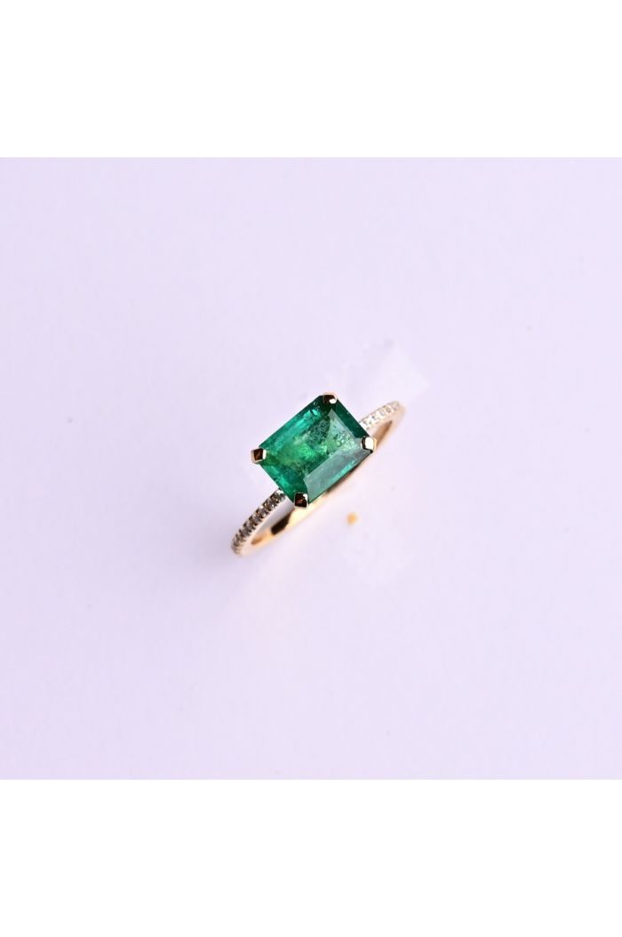 Horizontal Green Emerald Ring